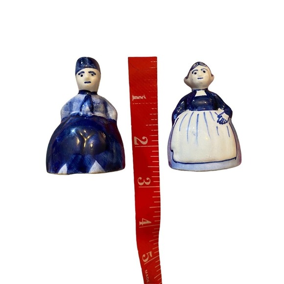 Vintage Delft Blue handpainted porcelain/ceramic figural salt/pepper sha… - Picture 3 of 9